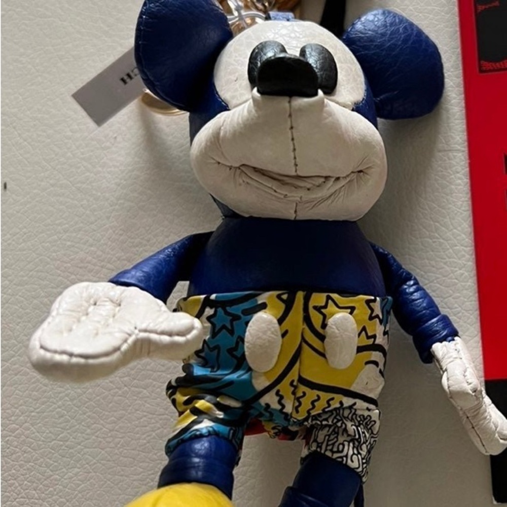 Coach Disney Mickey Mouse X Keith Haring Collectible Bag Charm NWT - Picture 3 of 3